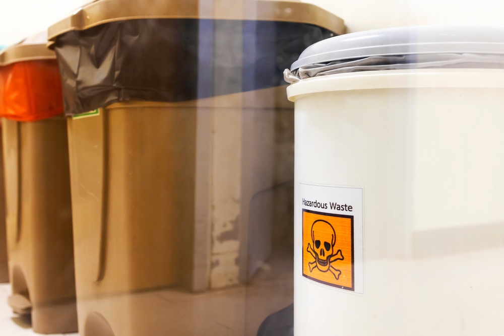 WhitePlasticBinForHazardousWasteInHospitaltrashForDangerous